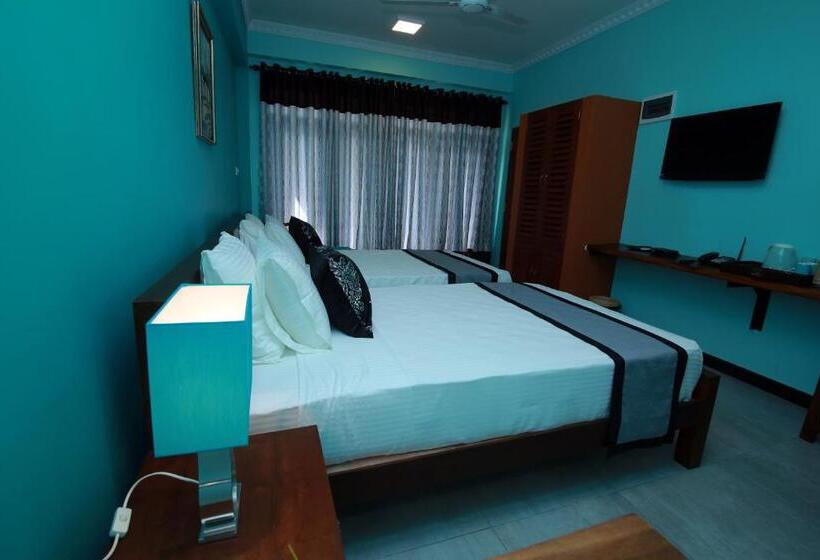 اتاق لوکس با بالکن, Athithi Villa