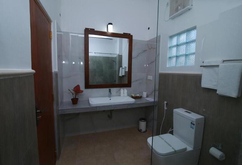 Quarto Deluxe com Sacada, Athithi Villa