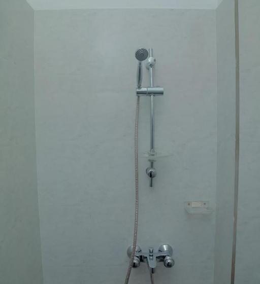 اتاق لوکس با بالکن و چشم‌انداز دریا, Athithi Villa