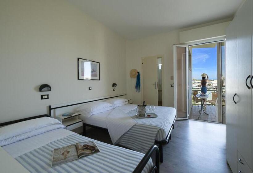 3 Bett Standardzimmer Balkon, Baltic