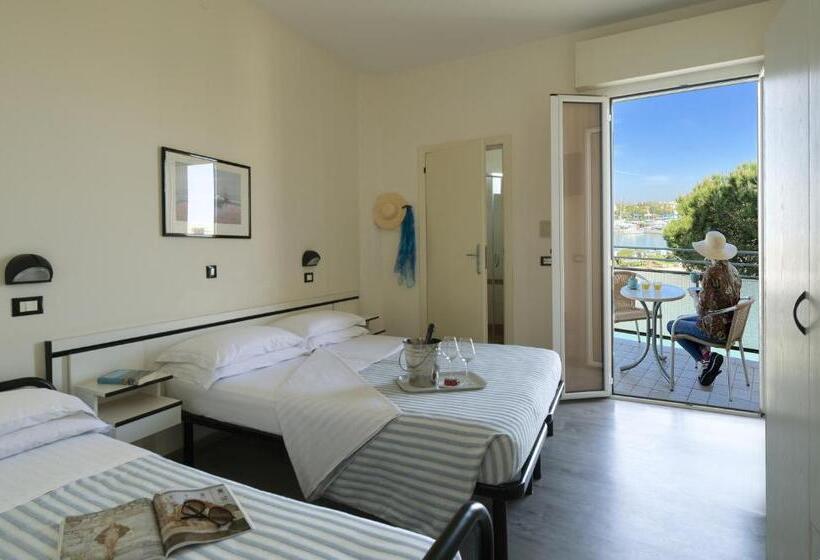 3 Bett Standardzimmer Balkon, Baltic