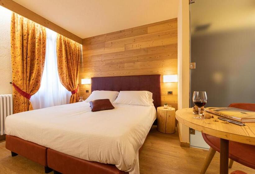 주니어 스위트, Petit Tournalin