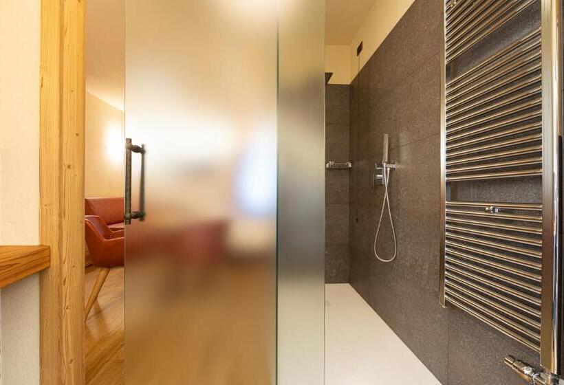 주니어 스위트, Petit Tournalin