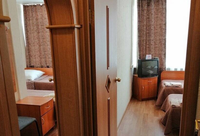 اتاق استاندارد چهار تخته, Sovetskaya