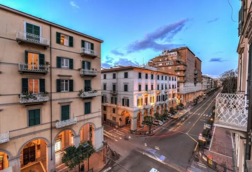 اتاق لوکس با چشم‌انداز شهر, La Spezia By The First  Luxury Rooms & Suites