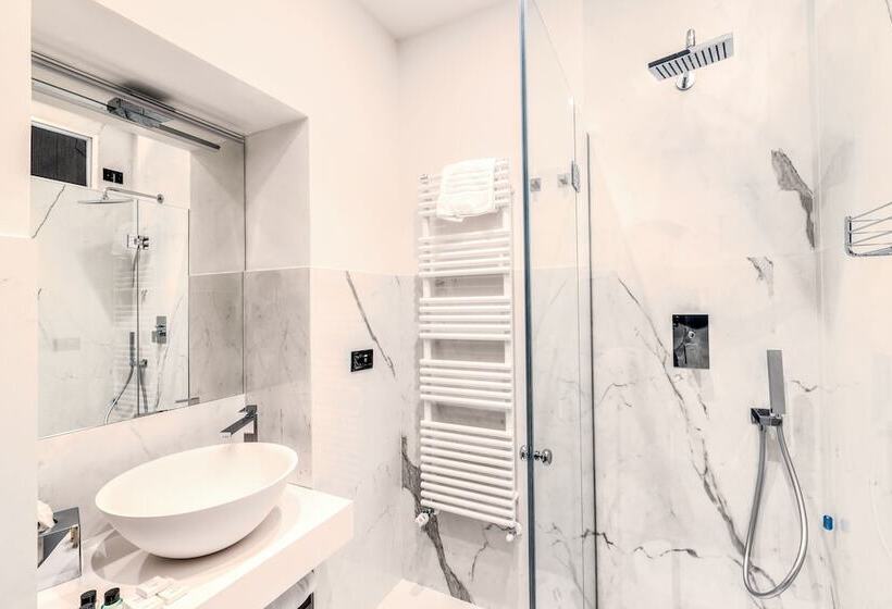 اتاق لوکس با چشمانداز شهر, La Spezia By The First  Luxury Rooms & Suites