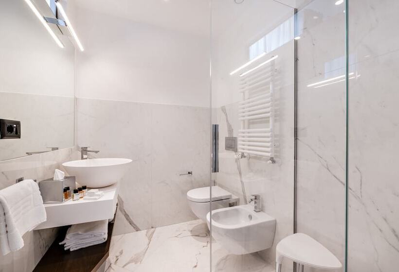 سوییت جونیور با بالکن, La Spezia By The First  Luxury Rooms & Suites