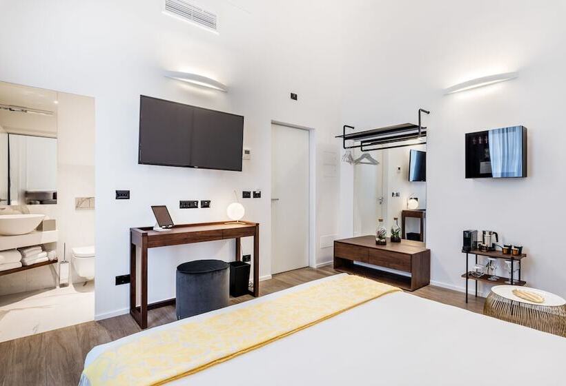 جناح جونيور مزوَّد بشرفة, La Spezia By The First  Luxury Rooms & Suites