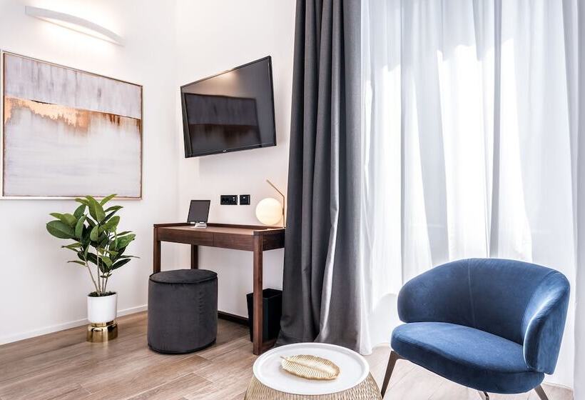 سوییت جونیور با بالکن, La Spezia By The First  Luxury Rooms & Suites