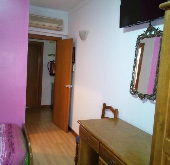 스탠다드 트리플 룸, Residencial Moeda