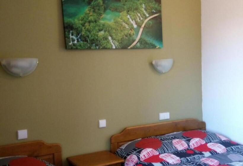 스탠다드 트리플 룸, Residencial Moeda