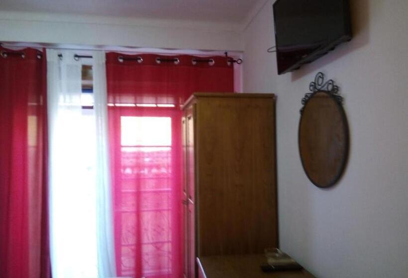 Семейный Номер, Residencial Moeda