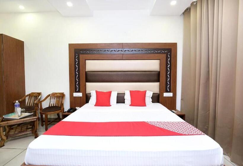 Deluxe Kolmen Hengen Huone, Atlante By Oyo Rooms