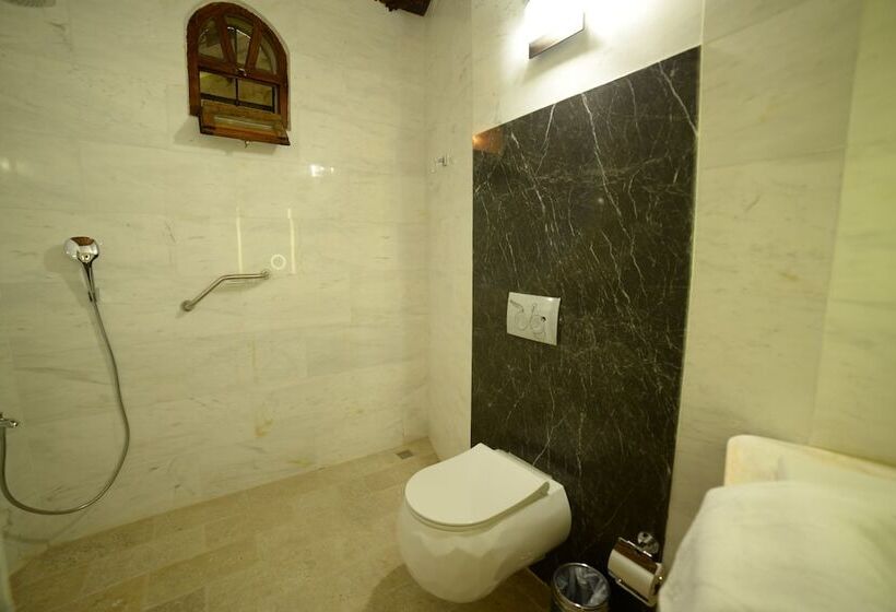 اتاق استاندارد, Crassus Cave