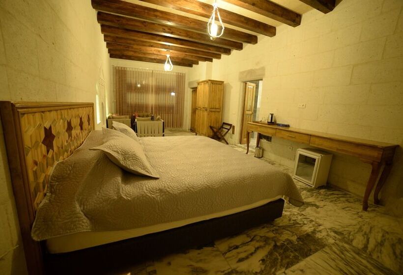 سوییت, Crassus Cave