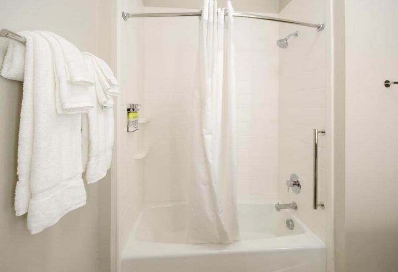 Люкс Адаптированный для Инвалидов, Holiday Inn Express & Suites Taylor, An Ihg