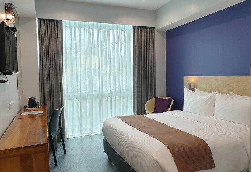 Quarto Premium, Leez Inn Makati