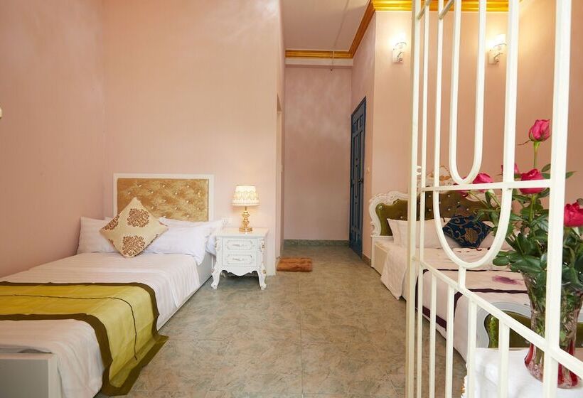 اتاق لوکس سه تخته, Lucky Budda Inn Villa