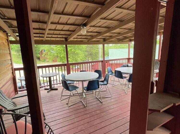 منزل غرفة نوم واحدة, Meramec River Resort