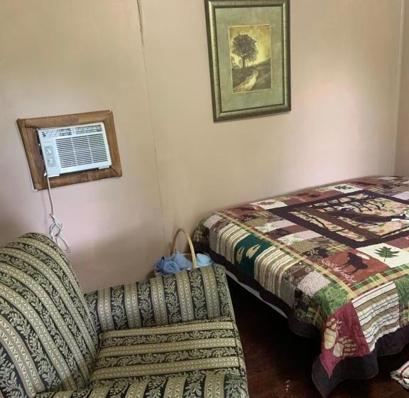 غرفة قياسية, Meramec River Resort