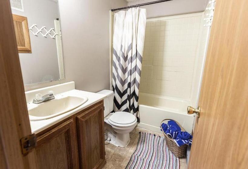 غرفة قياسية, Meramec River Resort