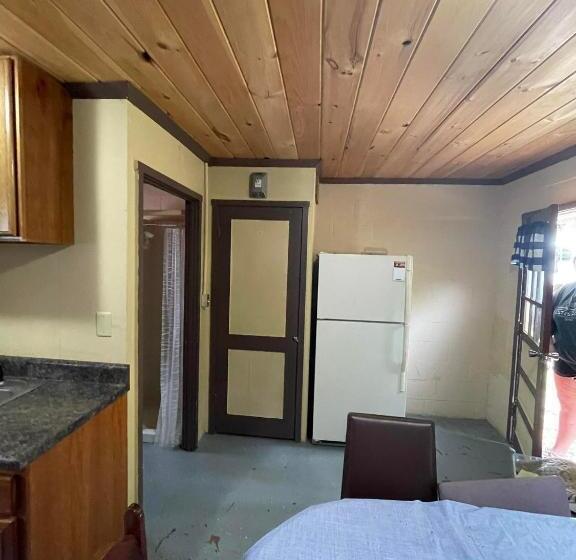 منزل غرفة نوم واحدة, Meramec River Resort