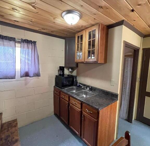 Дом 1 Спальня, Meramec River Resort