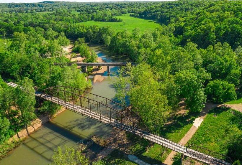 Номер Economy, Meramec River Resort