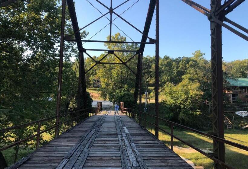 غرفة ديلوكس مزودة بشرفة, Meramec River Resort