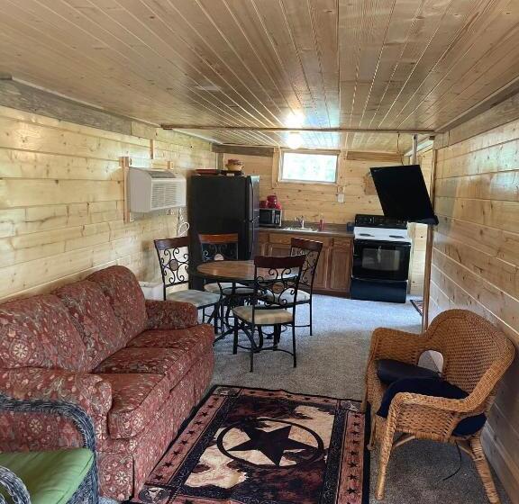 غرفة ديلوكس مزودة بشرفة, Meramec River Resort