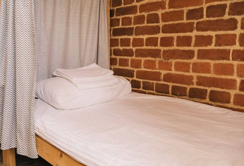 تختخواب در اتاق مشترک, Loft Hostel