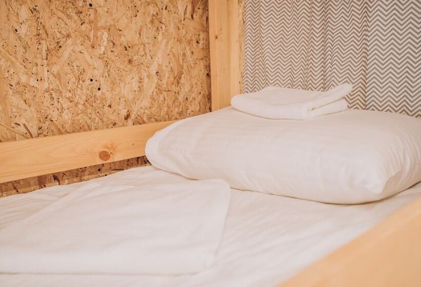 اتاق استاندارد, Loft Hostel