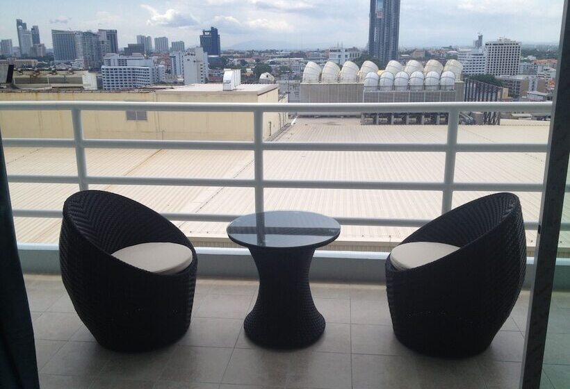 Habitació Triple Basic, View Talay 6 Condominium By Honey