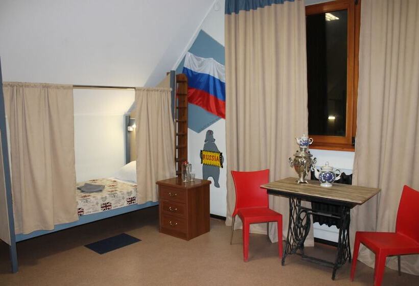 سرير فى غرفة مشتركه, Boutique Hostel Be Happy