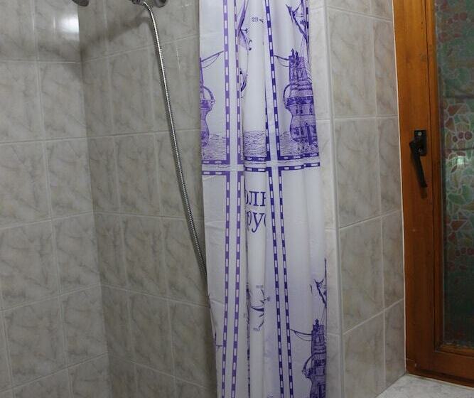 سرير فى غرفة مشتركه, Boutique Hostel Be Happy