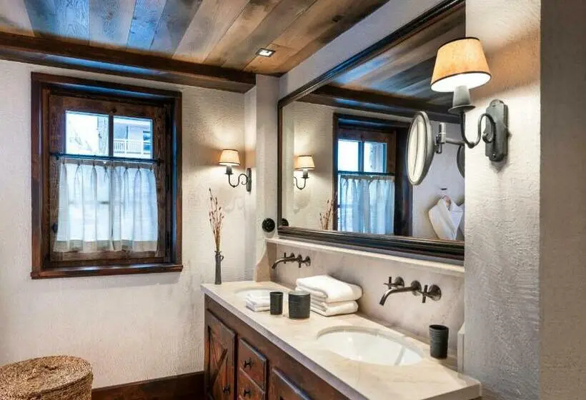 سوئیت جونیور با چشم‌انداز کوهستان, Airelles Val D Isère
