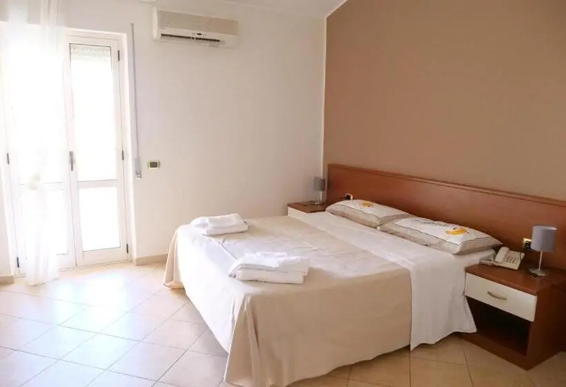スタンダードトリプルルーム, Grand Hostel Calabria