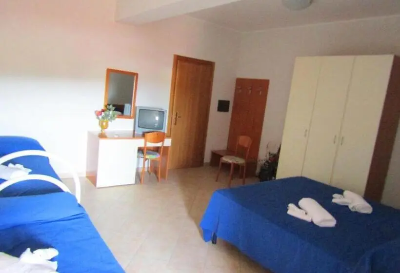 スタンダード4人部屋, Grand Hostel Calabria