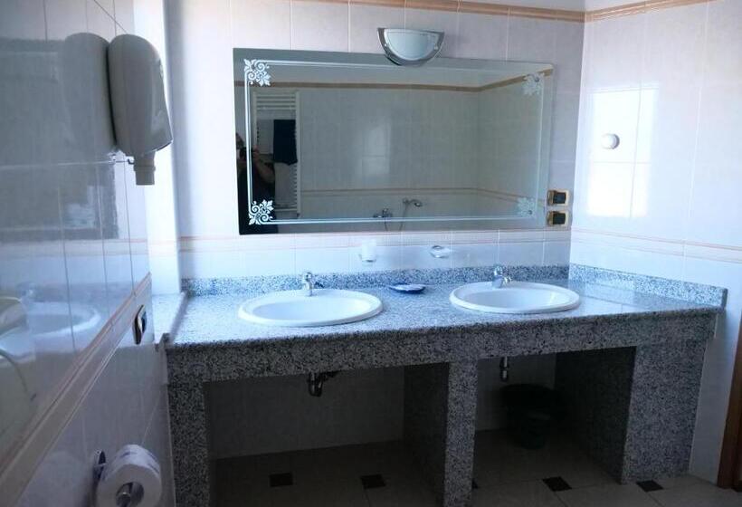 شقة غرفة واحدة مزودة بتراس, Grand Hostel Calabria