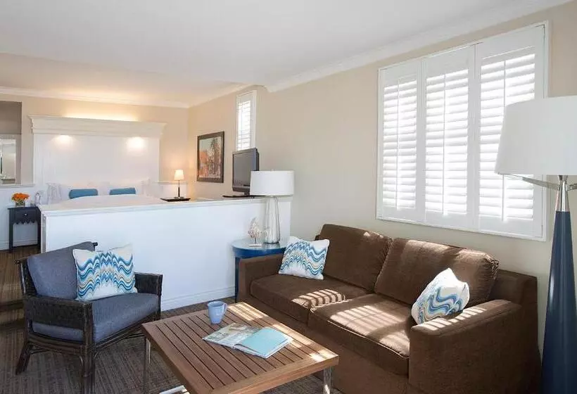 سوییت با چشم‌انداز جانبی دریا, Beach House Hotel At Hermosa Beach