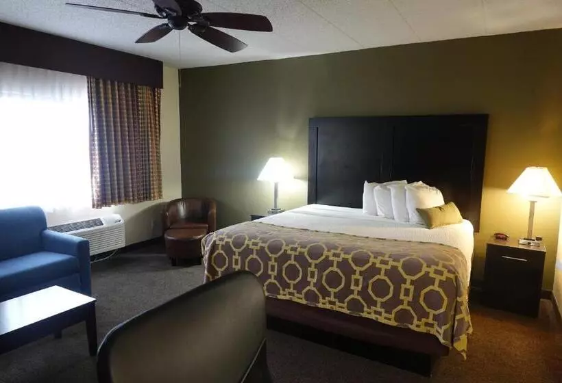 キングサイズベッドのデラックススイート, Baymont By Wyndham Janesville