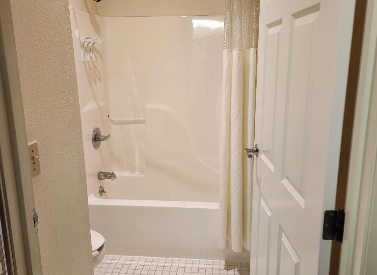 스탠다드 룸, Baymont By Wyndham Mackinaw City