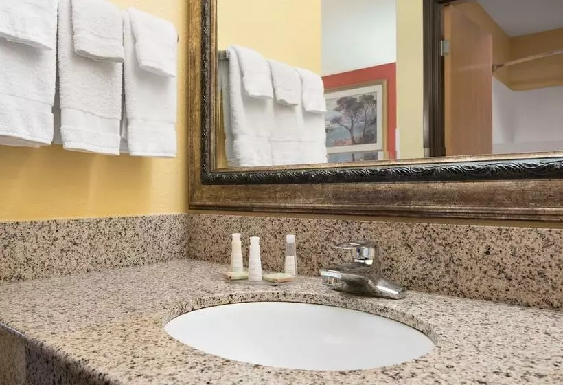 اتاق استاندارد با 2 تخت دوبل, Baymont By Wyndham Springfield Il
