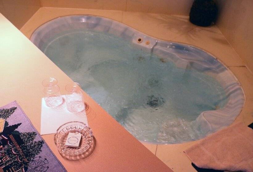 Люкс с гидромассажем, Bed Ford Inn