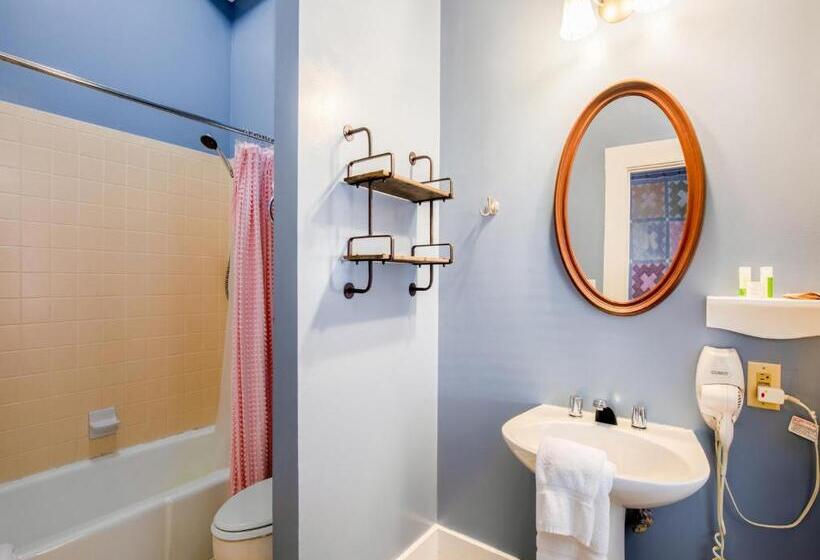 غرفة قياسية, Belmont Inn