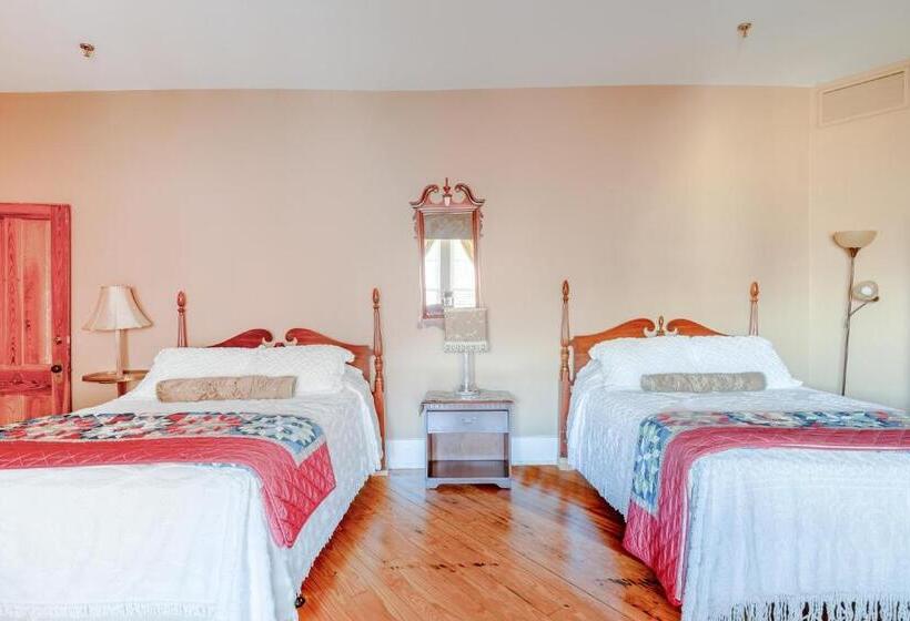 غرفه قياسيه سريرين مزدوجين, Belmont Inn