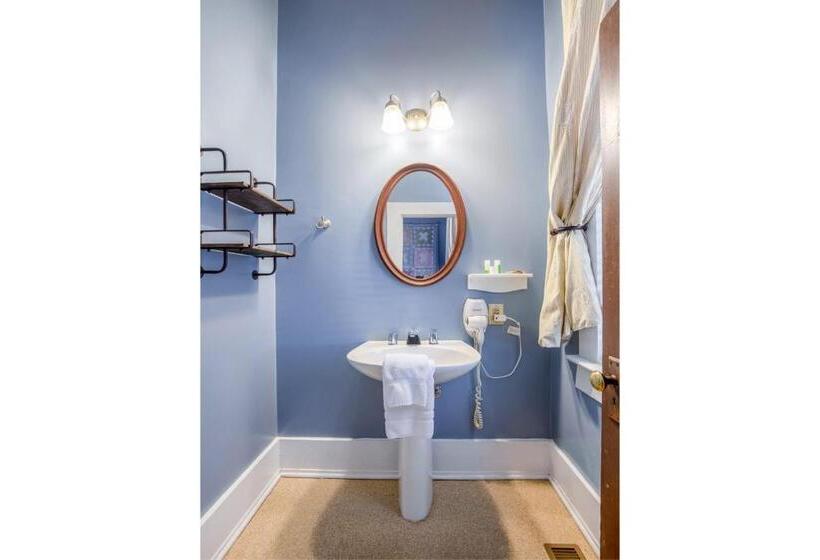 غرفة قياسية, Belmont Inn