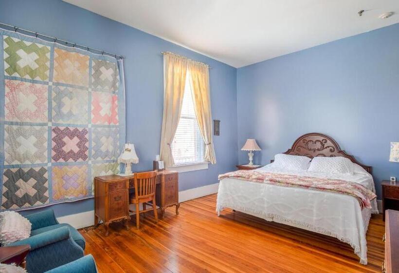 غرفة قياسية, Belmont Inn