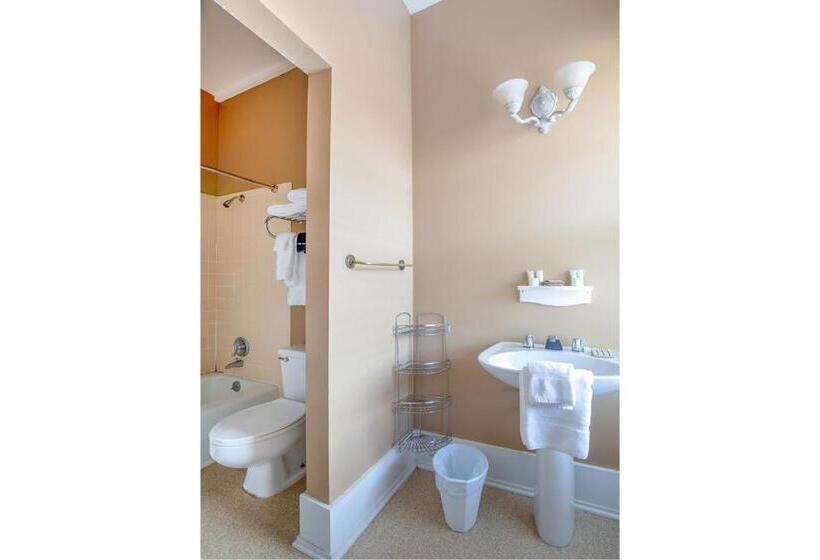 غرفة قياسية, Belmont Inn