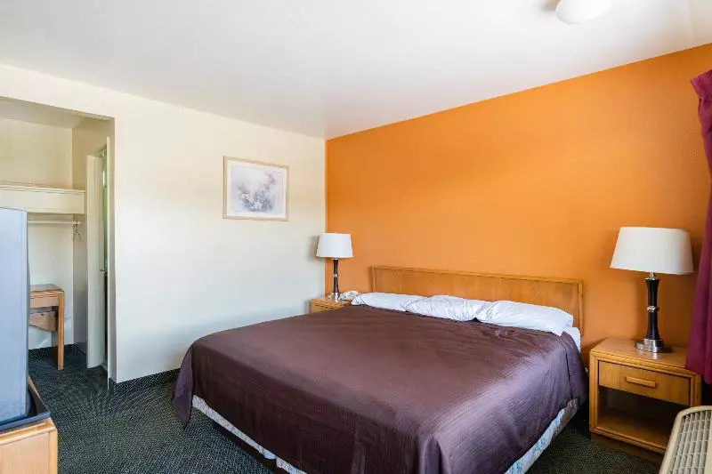 Standard-huone King-vuode, OYO Hotel Shreveport Airport North